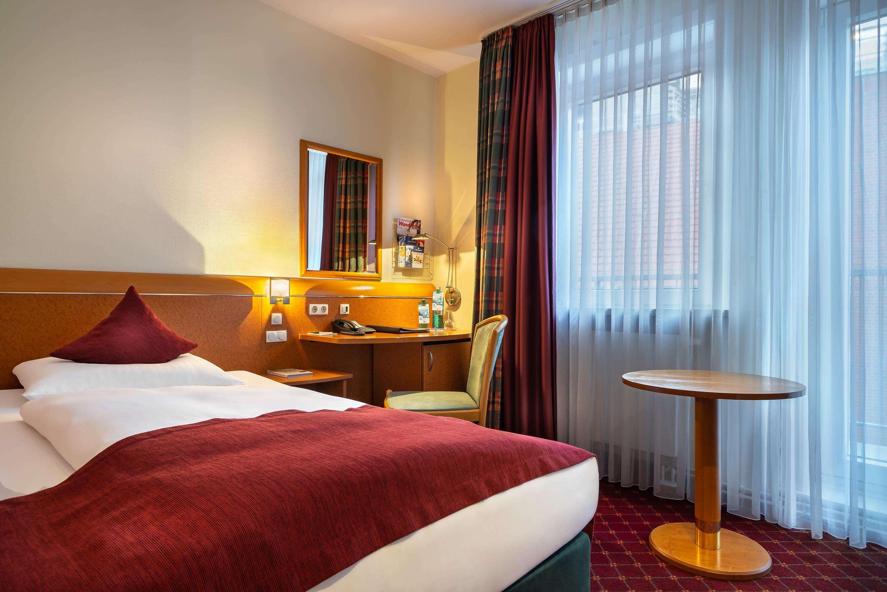 Garner Hotel Hamburg - Wandsbek Marktplatz Exterior foto