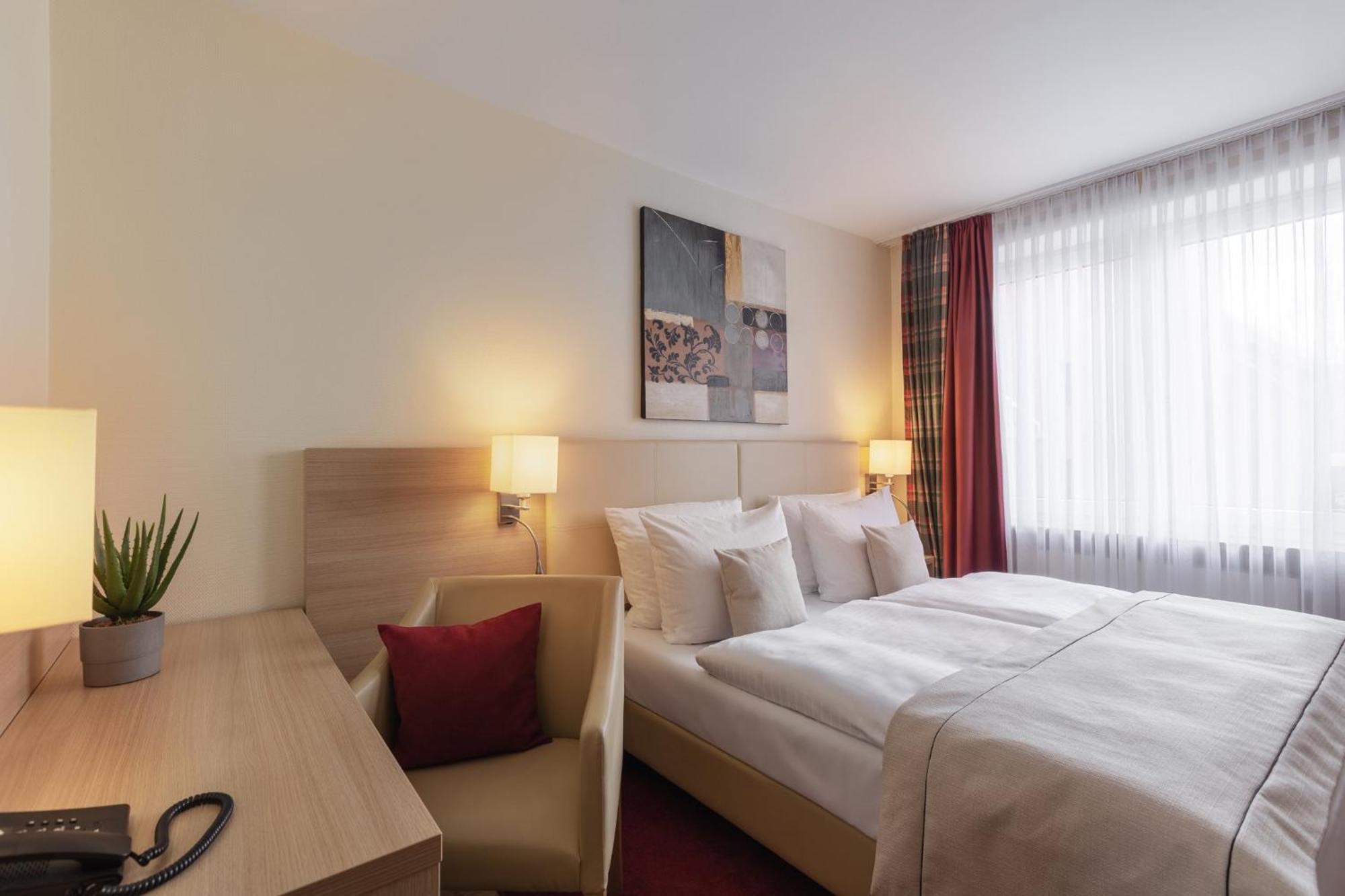 Garner Hotel Hamburg - Wandsbek Marktplatz Exterior foto