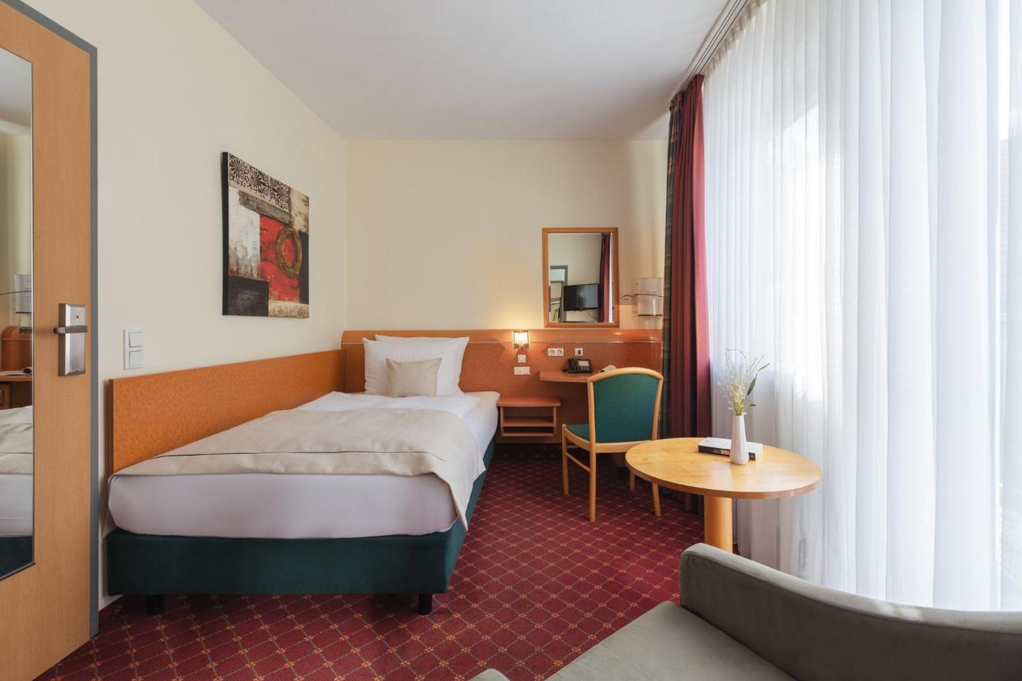 Garner Hotel Hamburg - Wandsbek Marktplatz Exterior foto