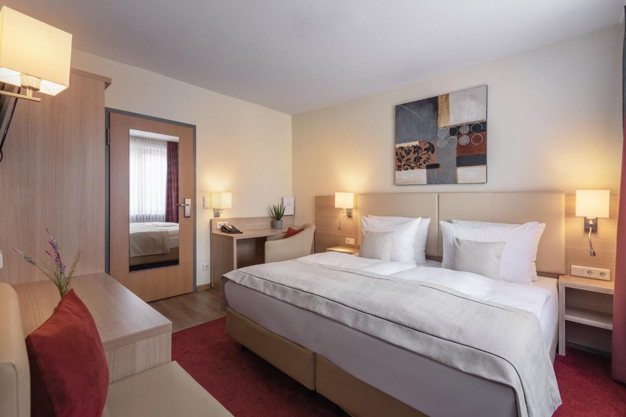 Garner Hotel Hamburg - Wandsbek Marktplatz Exterior foto